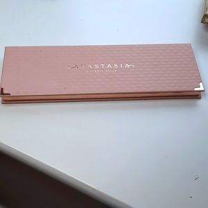 Anastasia Beverly Hills Primrose eyeshadow palette